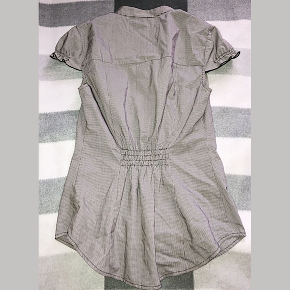 Guess button-up top - Picture 2 of 3